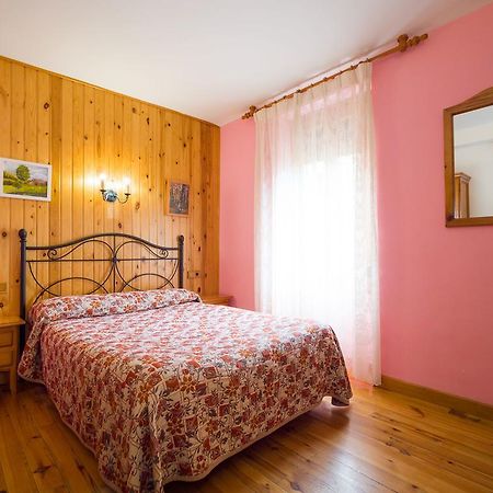 Hostal Pirineos Sarvisé Εξωτερικό φωτογραφία
